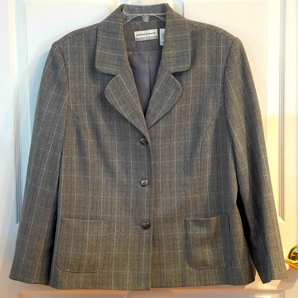 Alfred Dunner blazer in gray with subtle pattern
